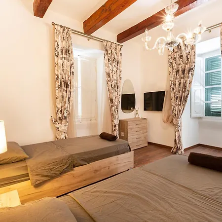 Palazzo El Cattedrale In Historic By 360 Estates *