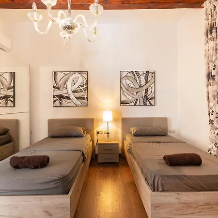 別荘 Palazzo El Cattedrale In Historic By 360 Estates