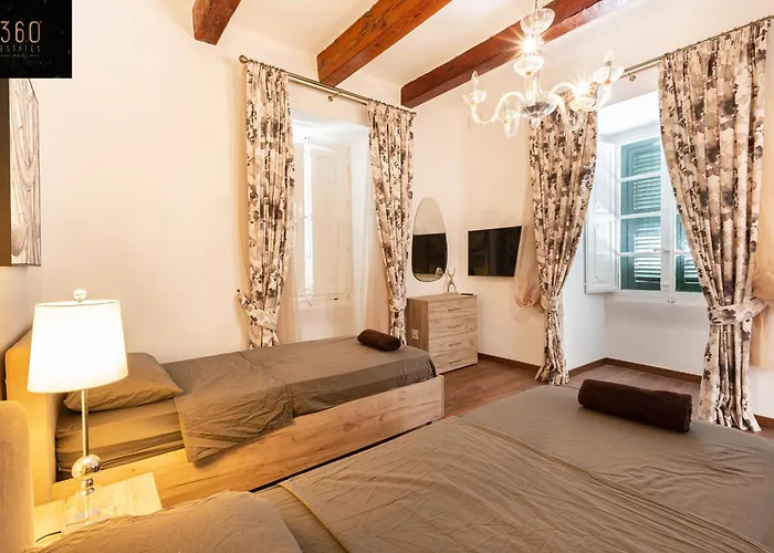 Palazzo El Cattedrale In Historic By 360 Estates *