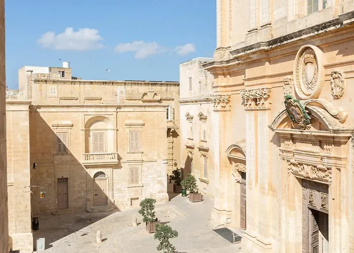 Palazzo El Cattedrale In Historic By 360 Estates Case de vacanță